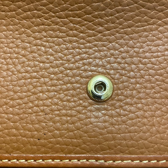Downey & Bourke 1975 Pebble Grain Continental Clutch - Picture 8 of 17